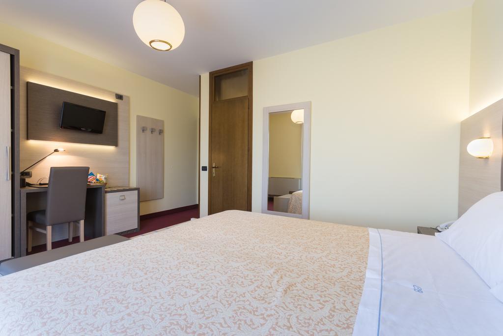 Park Hotel Ristorante Ca' Bianca Istrana Номер фото
