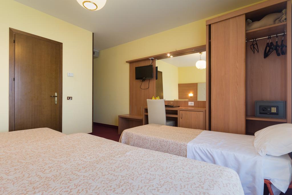 Park Hotel Ristorante Ca' Bianca Istrana Номер фото
