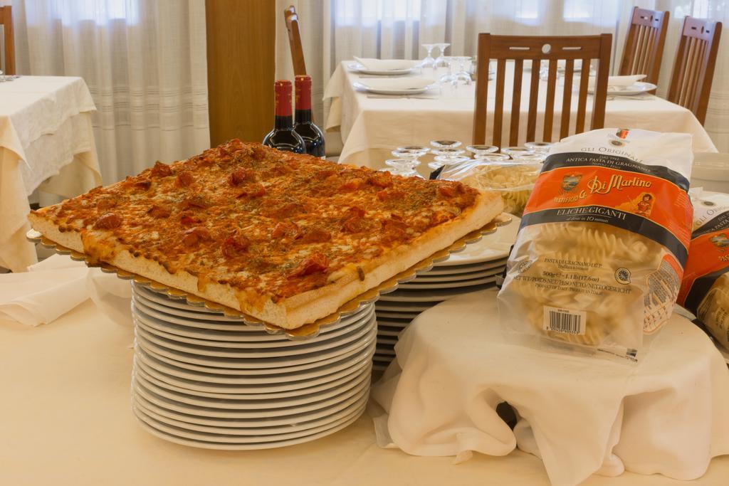 Park Hotel Ristorante Ca' Bianca Istrana Екстер'єр фото